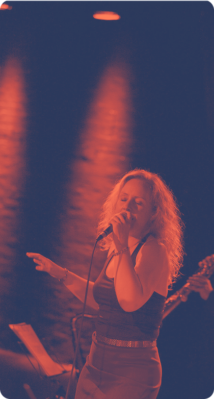 Mette Lethan singing